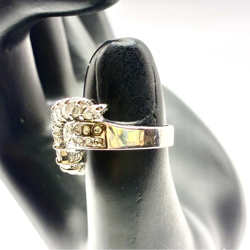 Vintage Marquise & Channel Set Cubic Zirconia Ring in a Silver Tone Size 6.0
